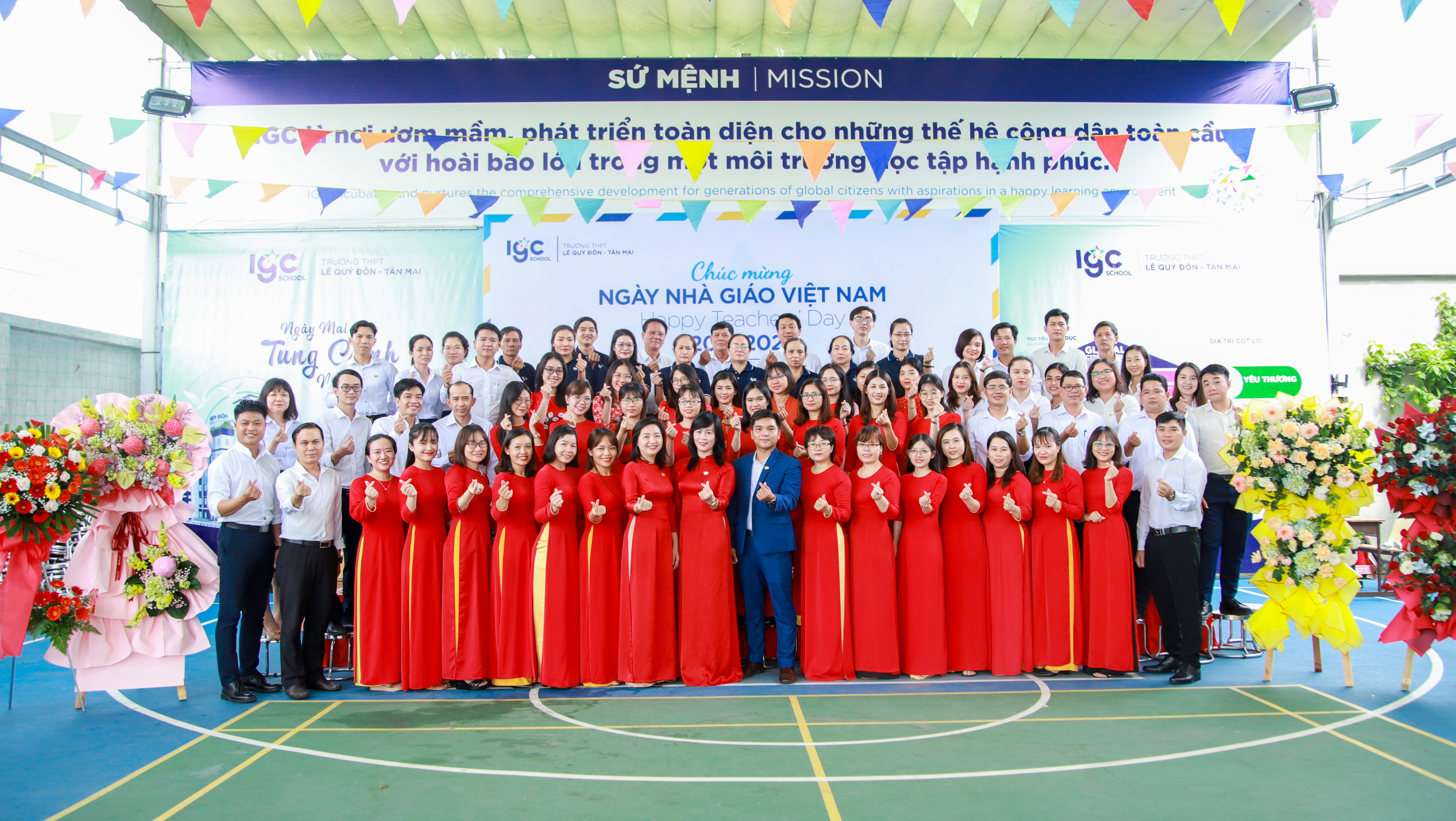 NHỮNG TRANG LƯU BÚT CỦA TUỔI THANH XUÂN