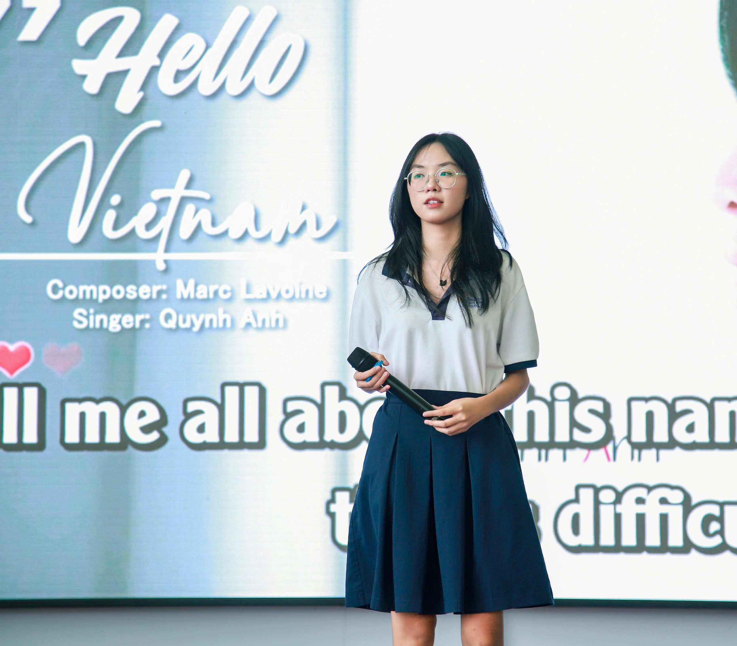 HELLO VIỆT NAM Bùi Nguyễn Thục Nghi 11B14